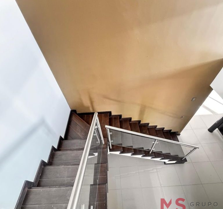ESCALERA1